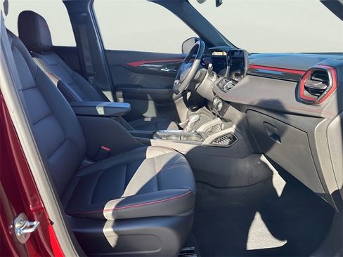 Used 2025 Chevrolet TrailBlazer RS w/ Driver Confidence Package image 16