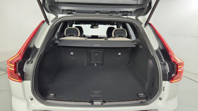 Used 2026 Volvo XC60 B5 Plus w/ Climate Package PRO AWD/4WD image 41