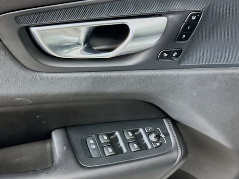 Used 2024 Volvo XC60 B5 Plus w/ Protection Package Premier image 15