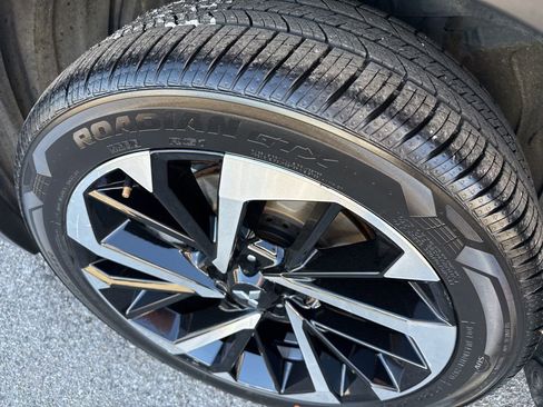 Used 2024 Mitsubishi Outlander SE image 11