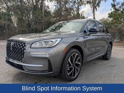 Used 2023 Lincoln Corsair Reserve w/ Equipment Group 201A image 8