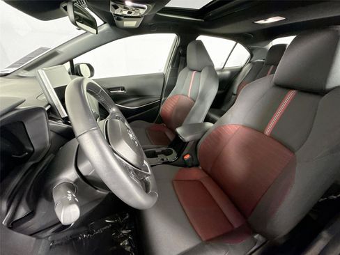 Used 2025 Toyota Corolla SE image 15