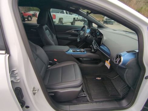New 2026 Chevrolet Equinox EV LT image 43