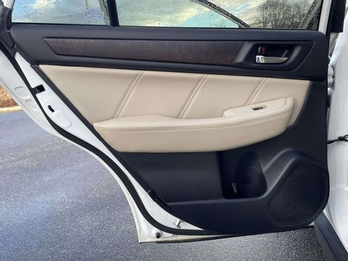 Used 2019 Subaru Outback 3.6R Limited w/ Popular Package #2 image 2