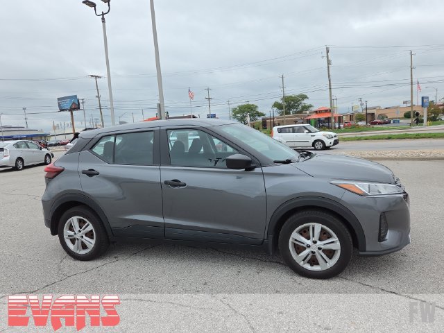 Used 2021 Nissan Kicks S FWD image 2
