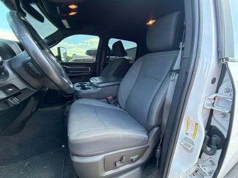Used 2022 RAM 2500 Big Horn w/ Night Edition AWD/4WD image 15