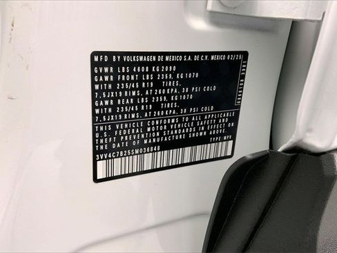 Used 2025 Volkswagen Taos SEL image 35
