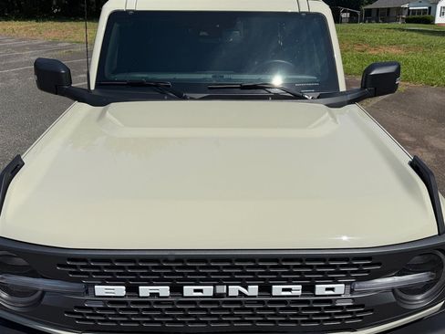 Used 2025 Ford Bronco Badlands AWD/4WD image 12