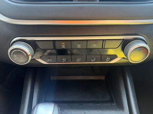 Used 2020 Nissan Altima 2.5 S FWD image 19