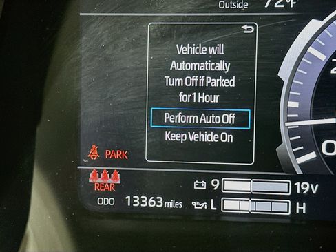 Used 2024 Toyota Tundra Limited AWD/4WD image 19