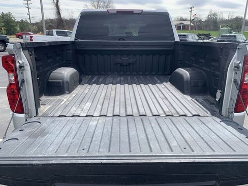 Used 2022 Chevrolet Silverado 1500 Custom image 18