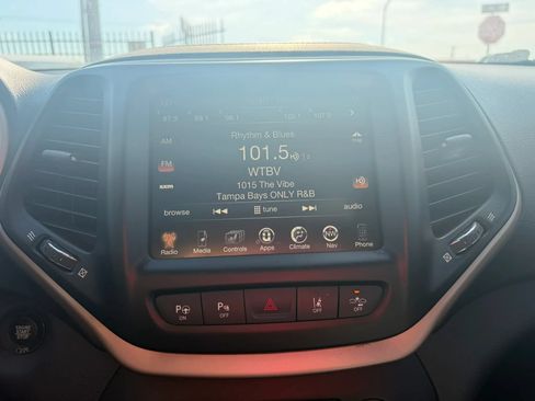 Used 2017 Jeep Cherokee High Altitude w/ Technology Group FWD image 17