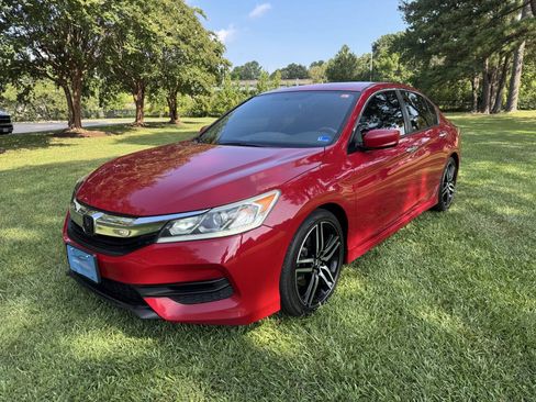Used 2017 Honda Accord Sport image 4