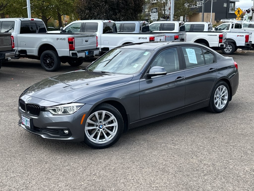 Used 2018 BMW 320i xDrive Sedan AWD/4WD image 1