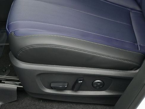 New 2026 INFINITI QX60 Sport w/ Dark Cargo Package image 17