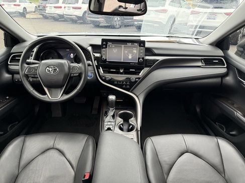 Used 2022 Toyota Camry XSE image 10