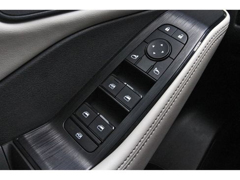 Certified 2024 Nissan Rogue SV FWD image 22