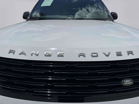 Used 2024 Land Rover Range Rover SE AWD/4WD image 12