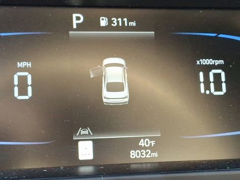 Certified 2025 Hyundai Elantra Sport image 20