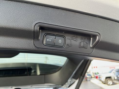 Used 2022 Ford Explorer Limited w/ Equipment Group 301A image 23