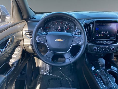 Used 2023 Chevrolet Traverse LT FWD image 12