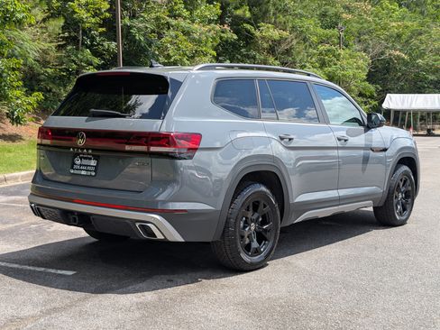 Used 2026 Volkswagen Atlas Peak Edition AWD/4WD image 10