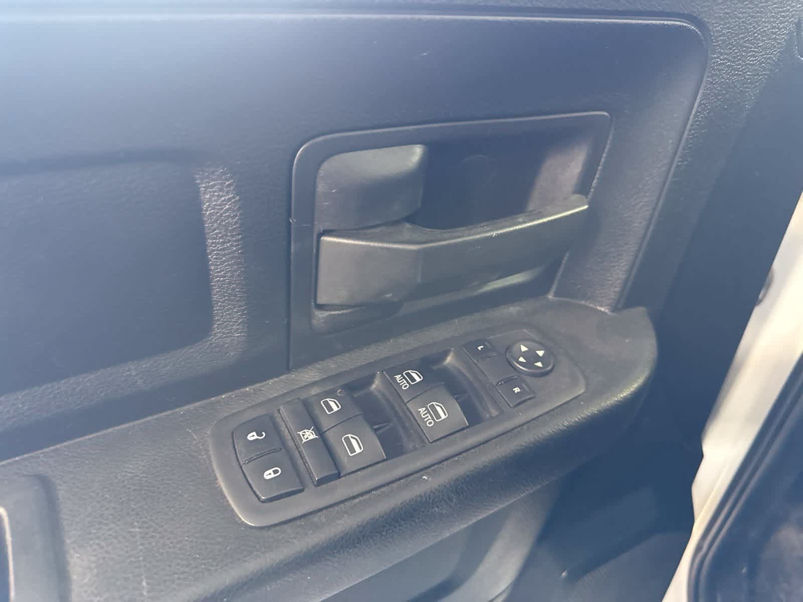 Used 2018 RAM 1500 Tradesman w/ Chrome Appearance Group AWD/4WD image 18