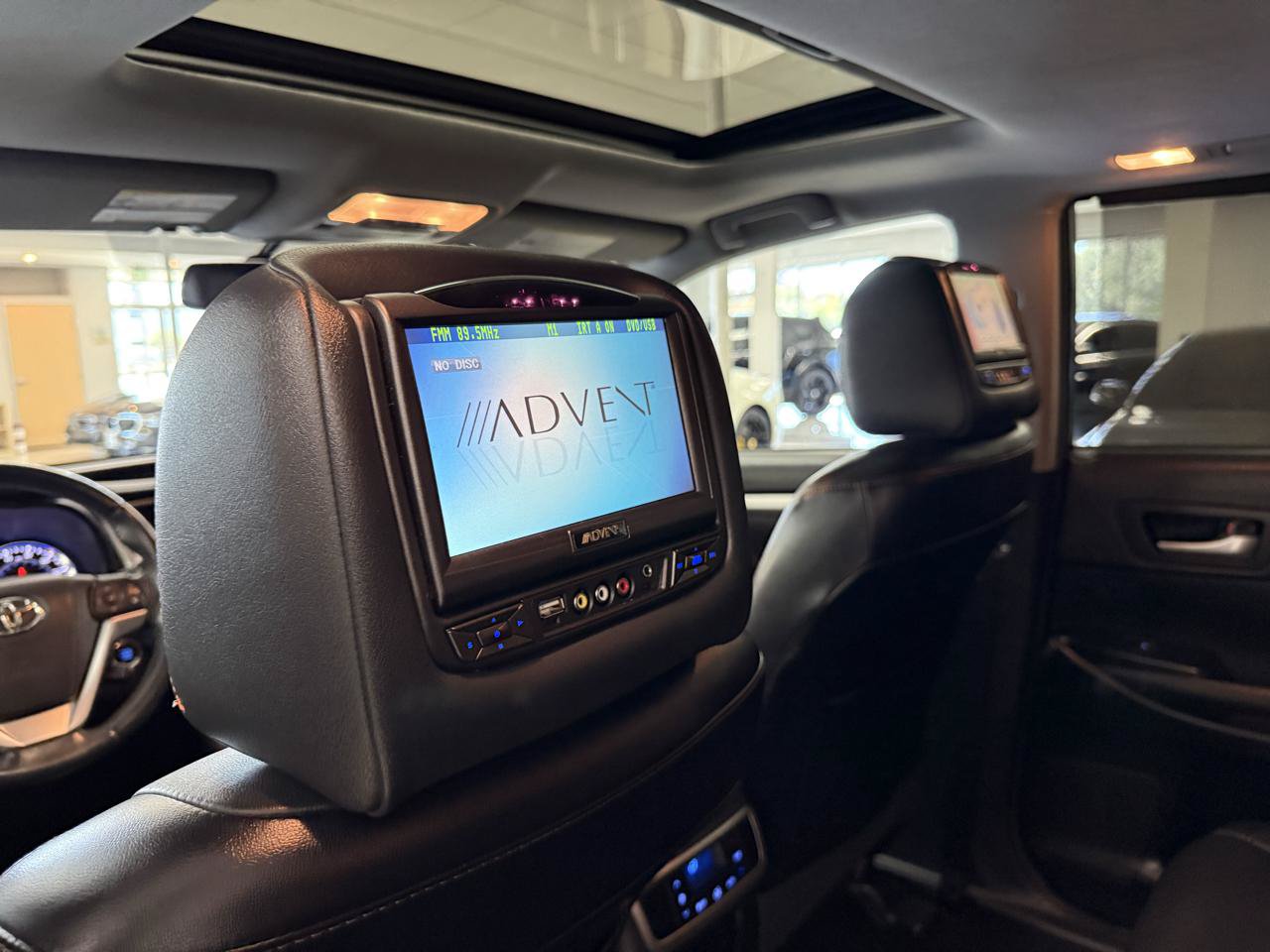 Used 2016 Toyota Highlander XLE AWD/4WD image 12