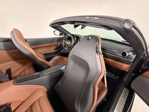 Certified 2019 Ferrari Portofino image 23