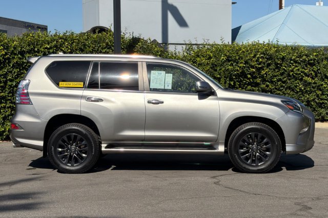 Used 2022 Lexus GX 460 Premium w/ Premium Package AWD/4WD image 3