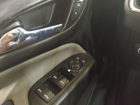 Used 2020 Chevrolet Equinox LT FWD image 27