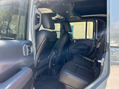 Certified 2025 Jeep Gladiator Rubicon image 40