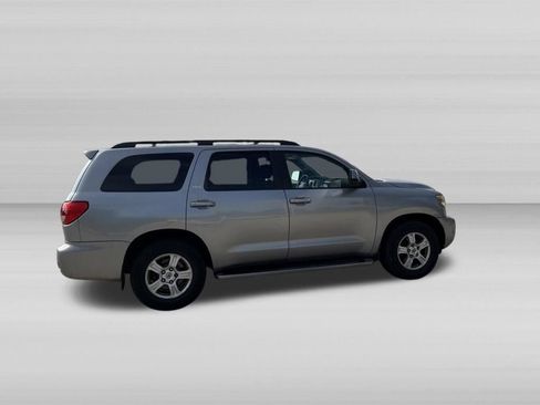 Used 2008 Toyota Sequoia SR5 w/ Leather Seat Pkg AWD/4WD image 4