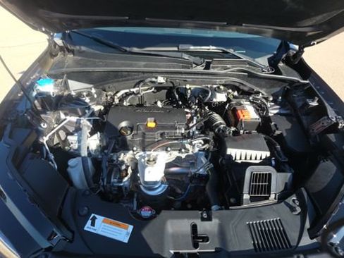Used 2024 Honda HR-V LX image 32