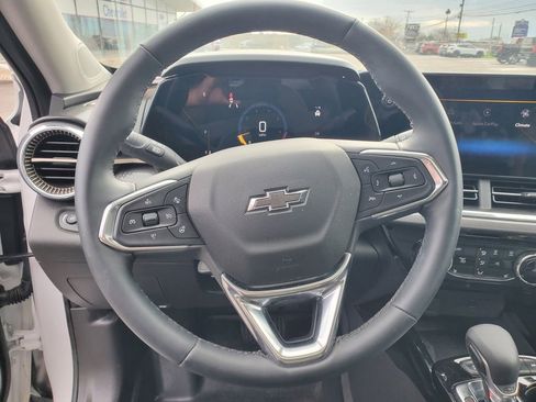 Used 2025 Chevrolet Trax ACTIV w/ Sunroof Package FWD image 14