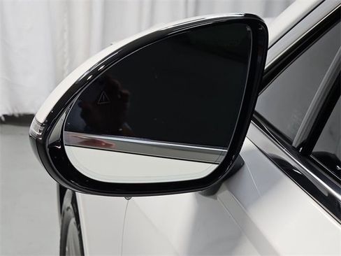 Used 2026 Genesis GV70 2.5T Select image 28