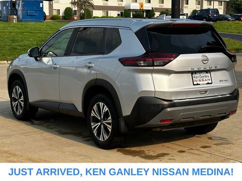 Certified 2023 Nissan Rogue SV w/ SV Premium B Package AWD/4WD image 5