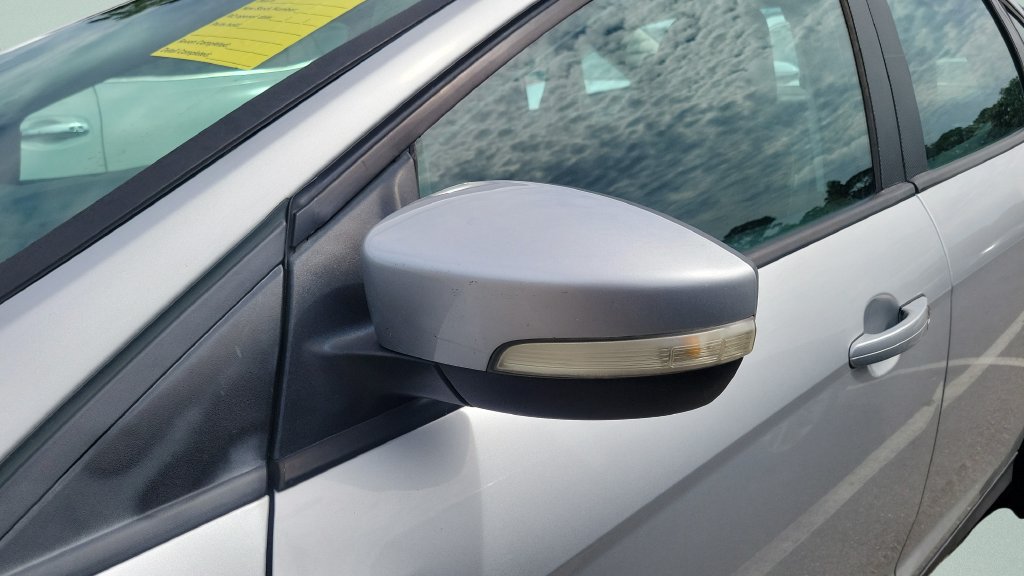 Used 2016 Ford Focus SE FWD image 3
