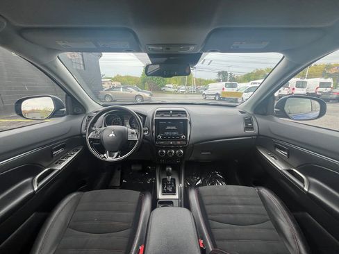 Used 2024 Mitsubishi Outlander Sport ES AWD/4WD image 17