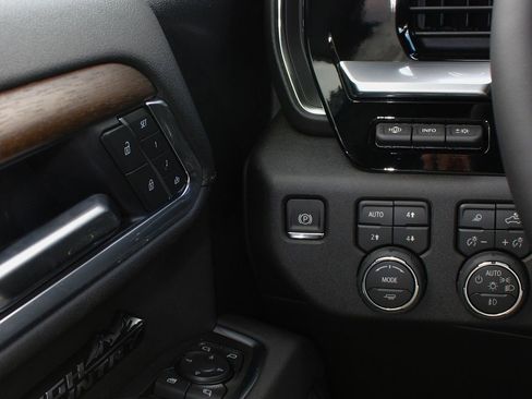 New 2026 Chevrolet Silverado 1500 High Country image 17