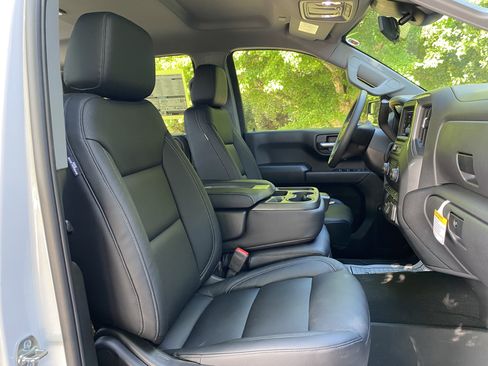New 2026 Chevrolet Silverado 1500 Custom Trail Boss w/ LPO, Dark Essentials Package AWD/4WD image 32