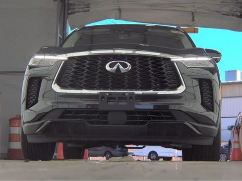 Used 2023 INFINITI QX60 Luxe w/ Cargo Package image 3