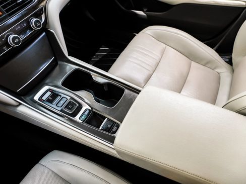 Used 2018 Honda Accord EX-L image 26