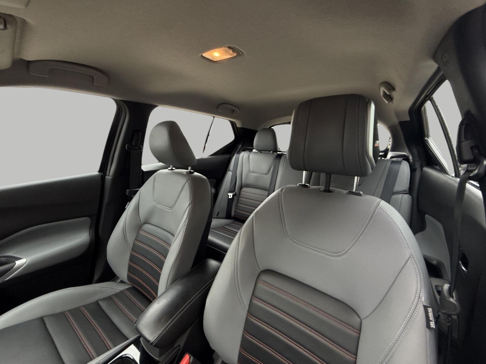 Used 2023 Nissan Kicks SR w/ SR Premium Package FWD image 37