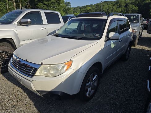 Used 2010 Subaru Forester 2.5X Premium w/ Popular Equipment Group 1A AWD/4WD image 1
