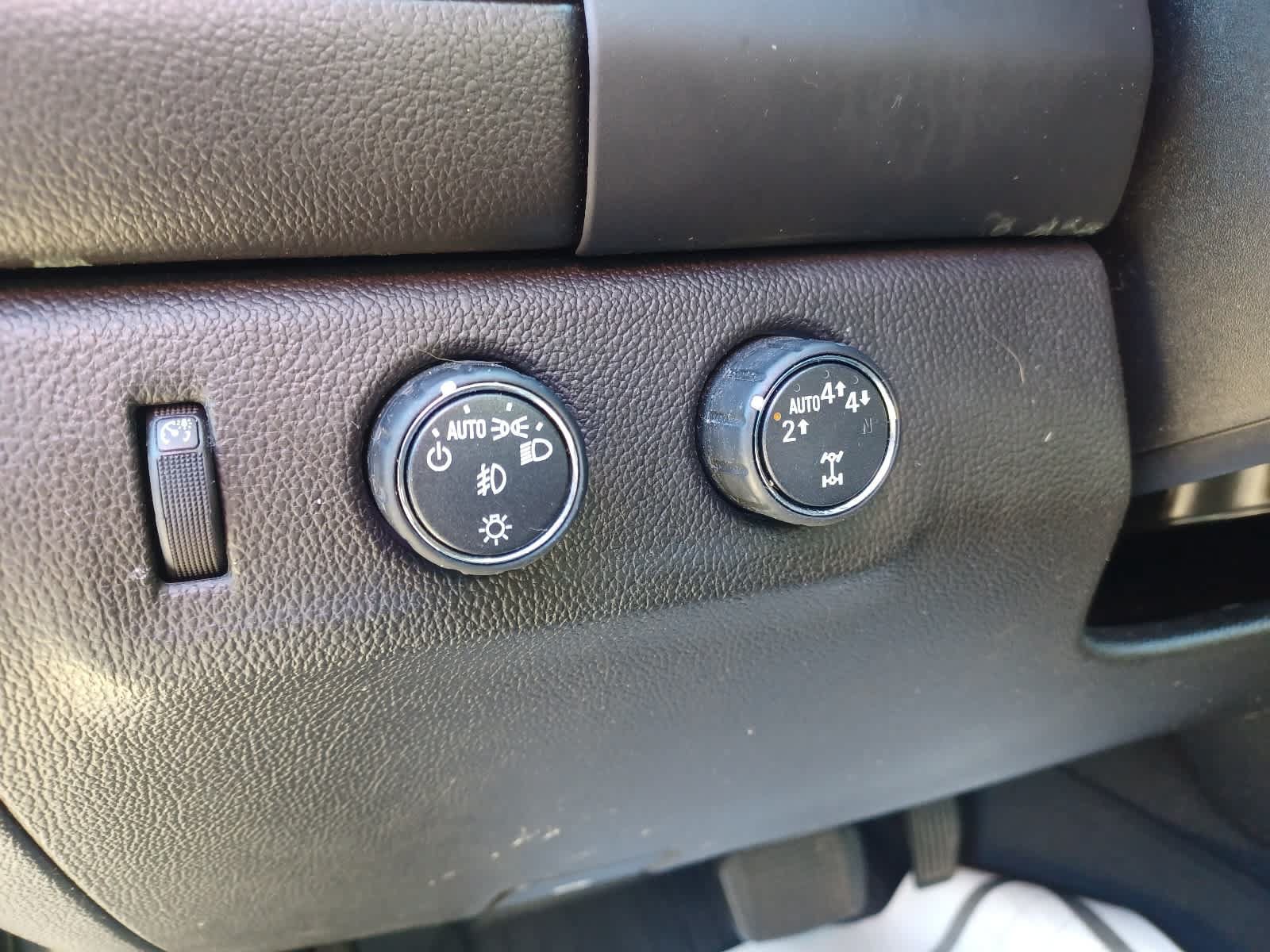 Used 2020 GMC Canyon Denali AWD/4WD image 16
