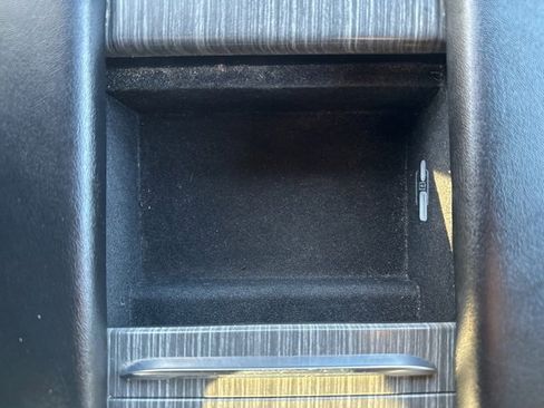 Used 2024 Jeep Wagoneer Series II w/ Flexible Seating Group image 25