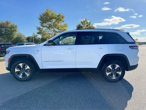 Used 2022 Jeep Grand Cherokee Limited 4xe image 4