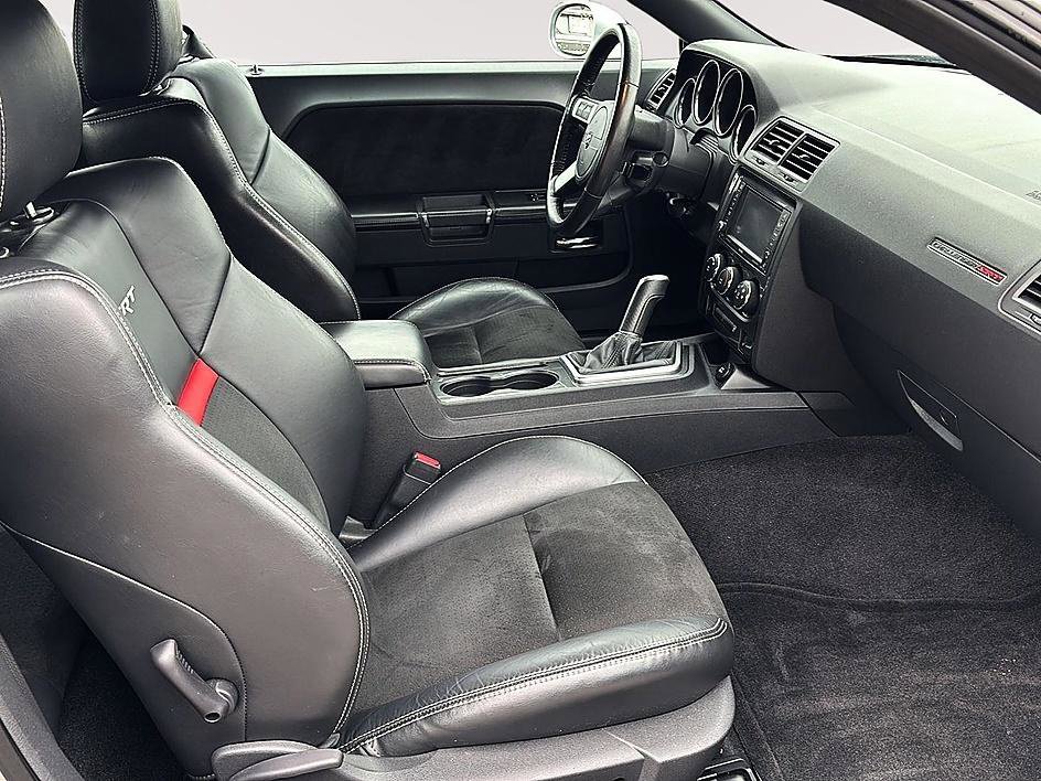 Used 2009 Dodge Challenger SRT8 w/ SRT Option Group II RWD image 13