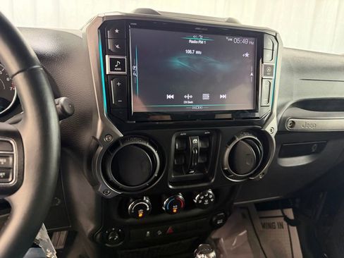 Used 2017 Jeep Wrangler Unlimited Sport w/ Quick Order Package 24S AWD/4WD image 4